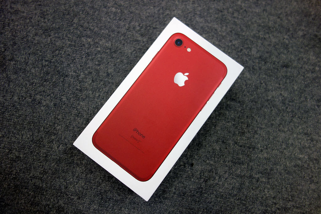 iPhone 8が発売されて安くなっていた「ドコモ版 iPhone 7（PRODUCT）RED」を買いました